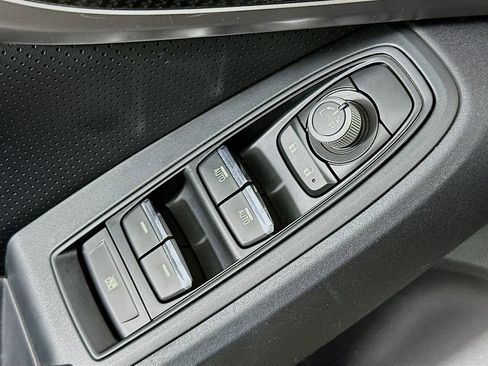 Used 2018 Subaru Impreza 2.0i Limited image 18