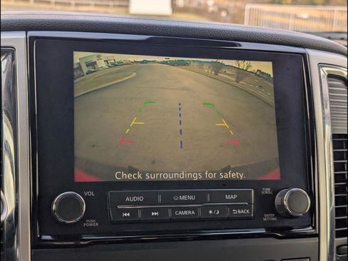 Used 2020 Nissan Titan SV w/ SV Convenience Package image 12