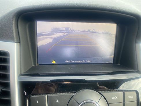 Used 2015 Chevrolet Cruze Eco image 11