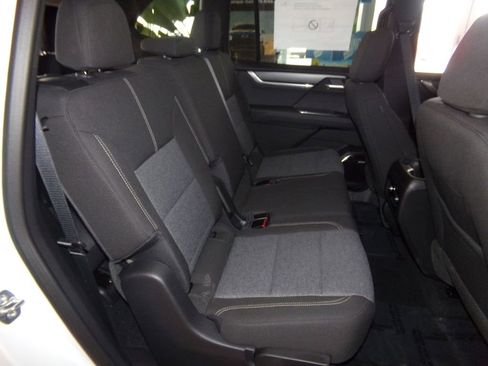 New 2025 GMC Acadia Elevation image 10