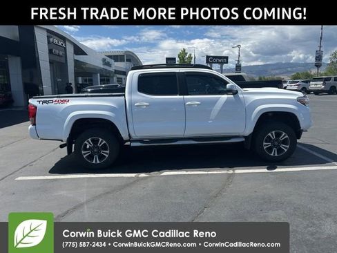 Used 2016 Toyota Tacoma TRD Sport w/ Premium & Technology Package AWD/4WD image 5