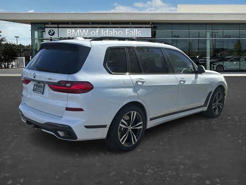 Used 2021 BMW X7 xDrive40i w/ M Sport Package AWD/4WD image 7