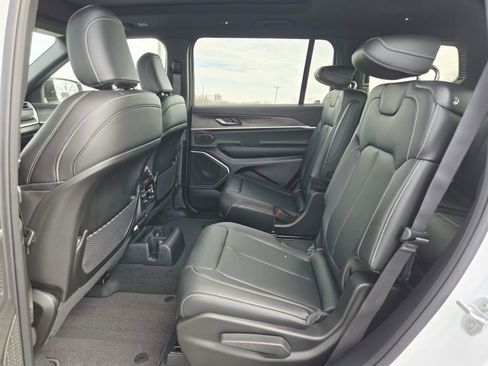 New 2026 Jeep Grand Cherokee L Limited image 12