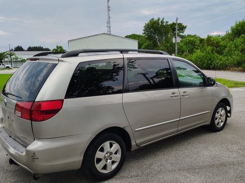Used 2005 Toyota Sienna LE image 2
