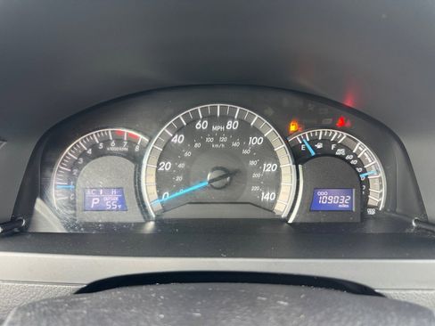 Used 2014 Toyota Camry SE FWD image 14