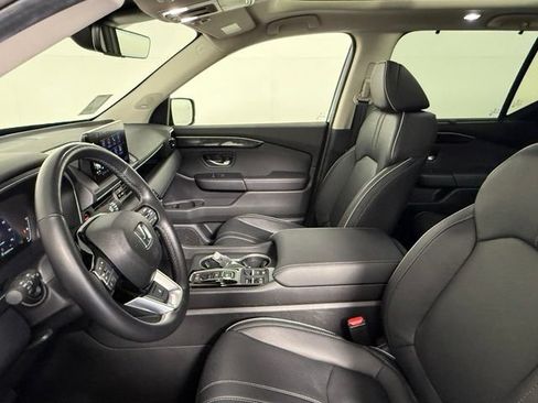 Used 2025 Honda Pilot Elite image 29