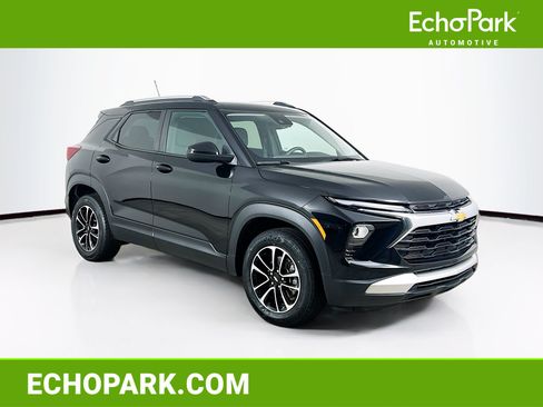 Used 2024 Chevrolet TrailBlazer LT AWD/4WD image 1