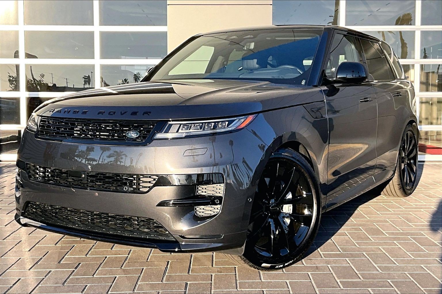 New 2027 Land Rover Range Rover Sport Dynamic SE AWD/4WD image 1