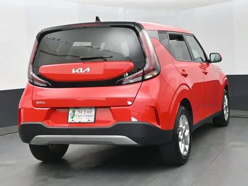 Used 2024 Kia Soul LX w/ Option Group 015 FWD image 7