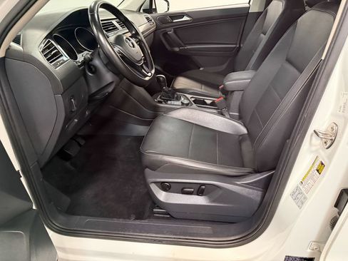 Used 2018 Volkswagen Tiguan SE w/ Panoramic Sunroof Package AWD/4WD image 55