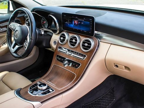Used 2019 Mercedes-Benz C 300 4MATIC Sedan image 41