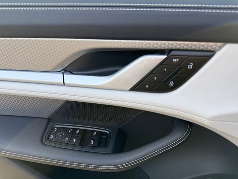 New 2025 Porsche Taycan 4S AWD/4WD image 13