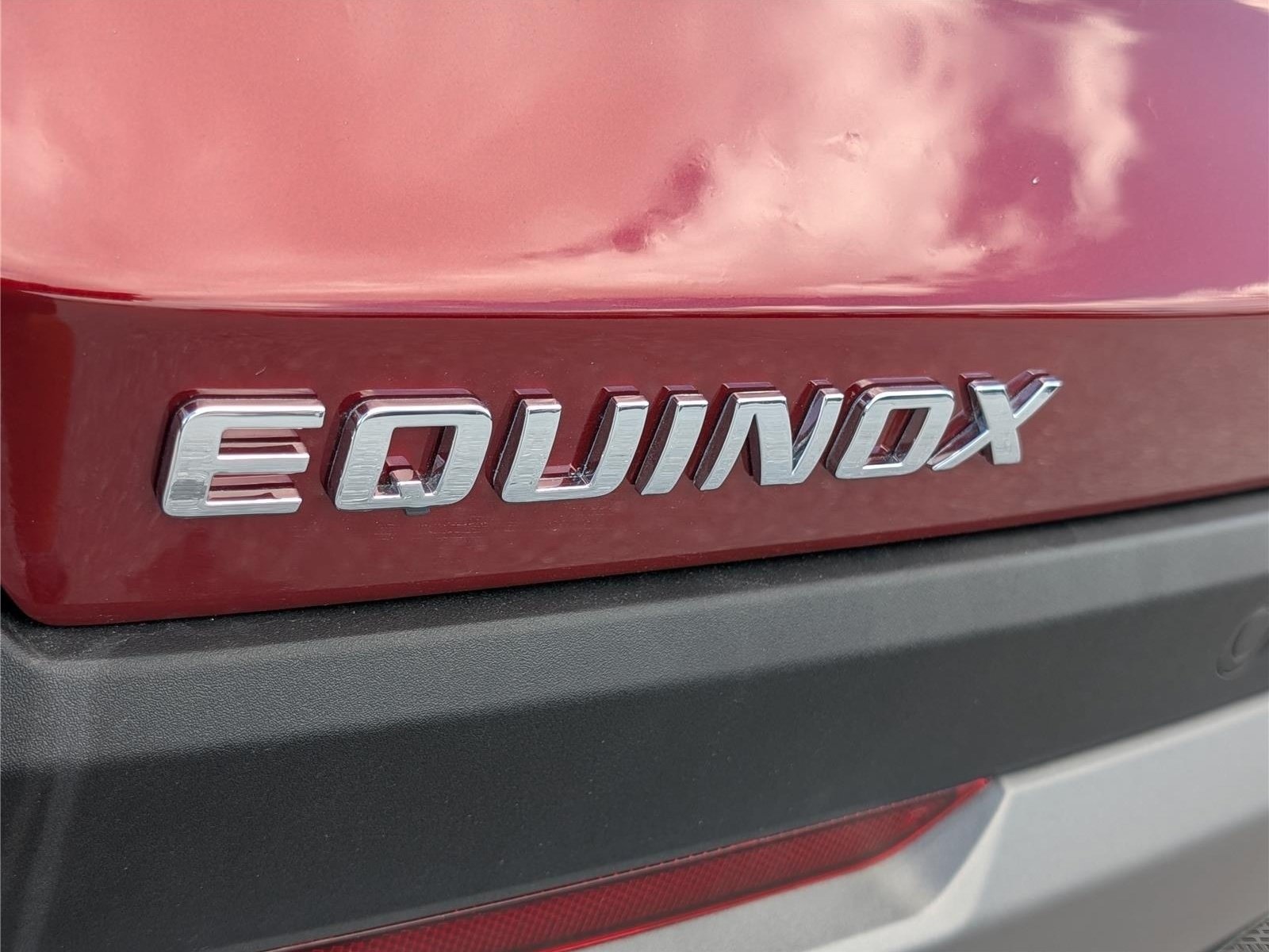 Used 2025 Chevrolet Equinox LT w/ Convenience Package II FWD image 9