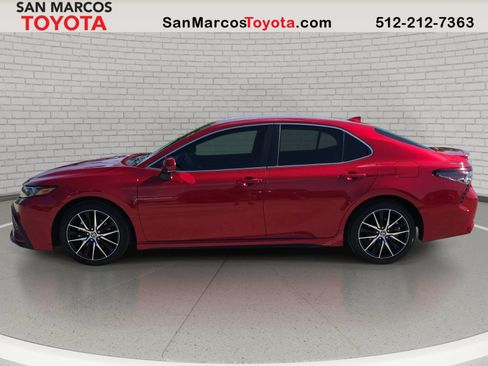 Used 2024 Toyota Camry SE w/ Convenience Package FWD image 9