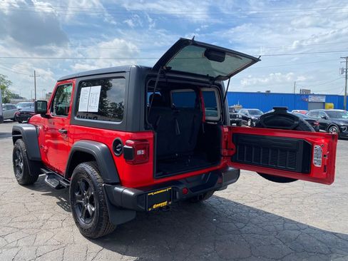 Used 2021 Jeep Wrangler Sport AWD/4WD image 5
