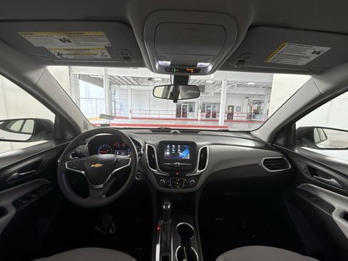 Used 2018 Chevrolet Equinox LS image 22