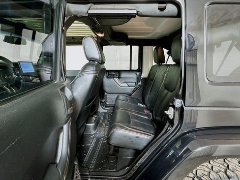 Used 2018 Jeep Wrangler Unlimited Sport image 21