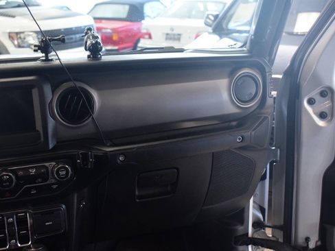 Used 2022 Jeep Gladiator Sport AWD/4WD image 63