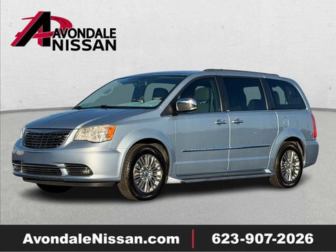 Used 2013 Chrysler Town & Country Touring-L w/ Driver Convenience Group image 1