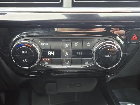 Used 2024 Chevrolet Trax RS image 19