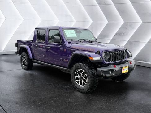 New 2026 Jeep Gladiator Rubicon w/ Steel Power Dome Hood Package AWD/4WD image 8