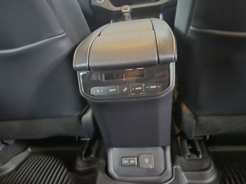 New 2026 Toyota Highlander Limited image 41