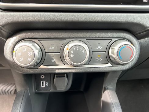 Used 2025 Nissan Versa S w/ Trunk Package image 17