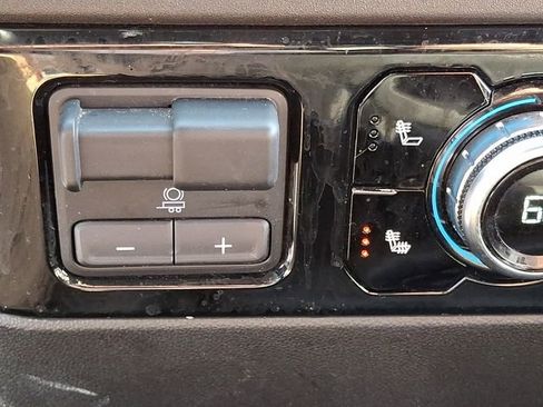 Used 2025 GMC Sierra 1500 SLT image 25