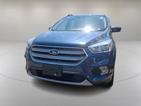 Used 2018 Ford Escape SE w/ SE Sync 3 Package image 3