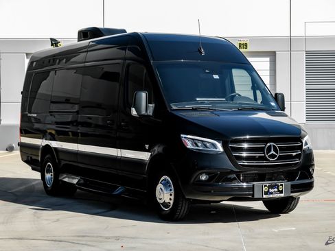 Used 2023 Mercedes-Benz Sprinter 3500 image 19