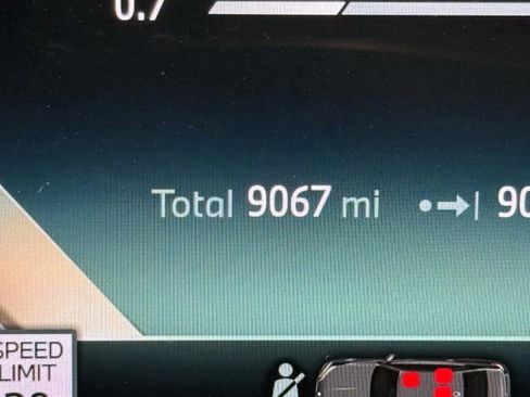 Used 2025 BMW 760i xDrive w/ Executive Package image 20