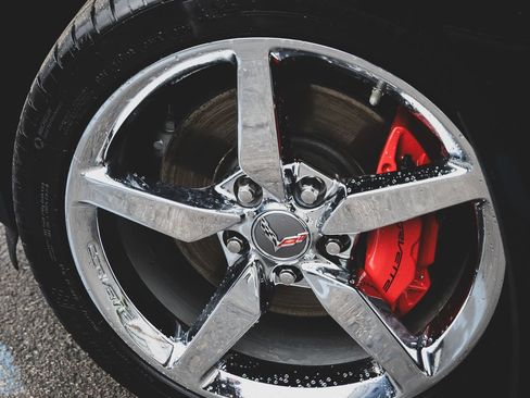Used 2014 Chevrolet Corvette Stingray Convertible w/ 2LT Preferred Equipment Group RWD image 26