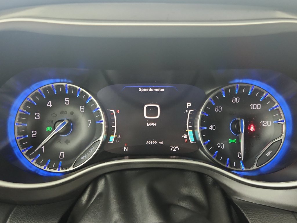 Certified 2024 Chrysler Pacifica Touring-L FWD image 26