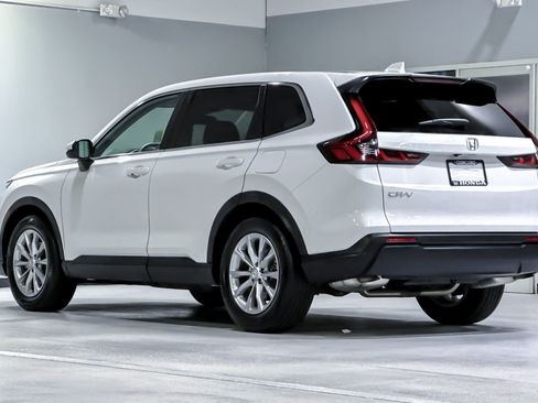 Used 2025 Honda CR-V EX image 3