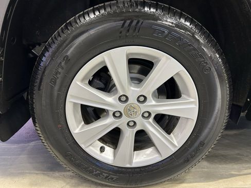 Used 2011 Toyota Highlander SE image 22