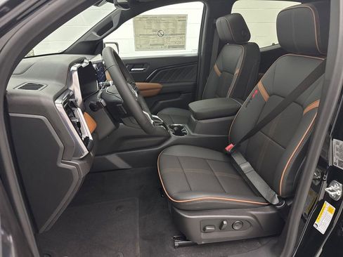 New 2026 GMC Canyon AT4 w/ Technology Plus Package AWD/4WD image 15