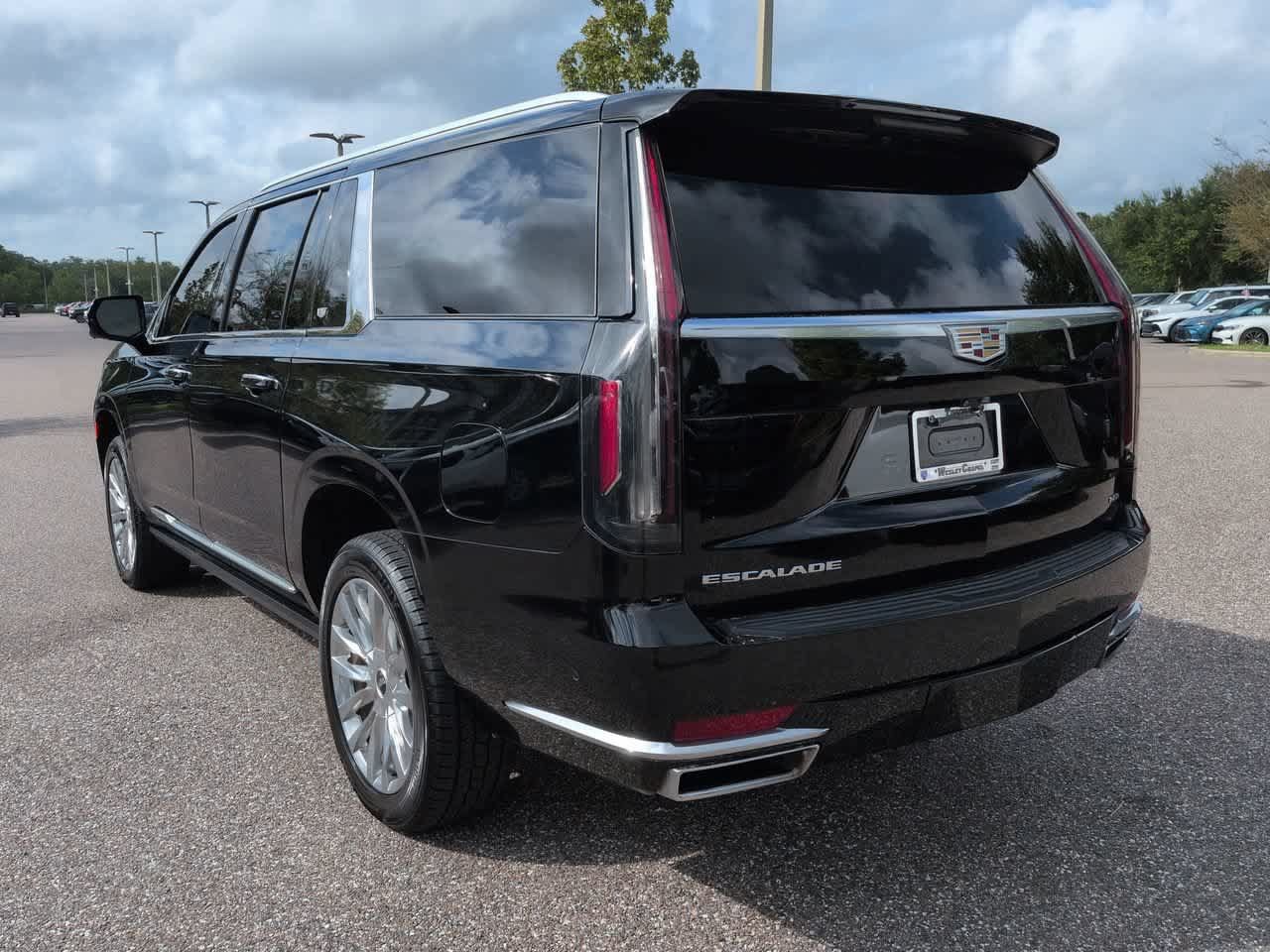 Used 2023 Cadillac Escalade ESV Premium Luxury w/ Performance Package RWD image 4