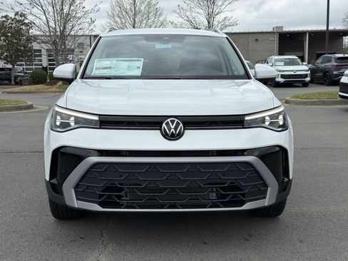New 2026 Volkswagen Taos SE FWD image 8