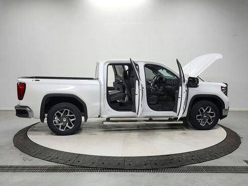 Used 2023 GMC Sierra 1500 SLT w/ SLT Premium Package AWD/4WD image 16