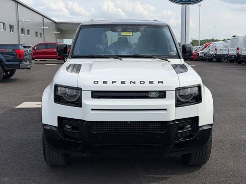 Used 2022 Land Rover Defender 110 X-Dynamic HSE AWD/4WD image 2
