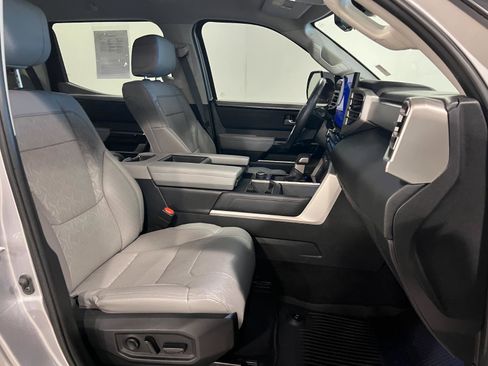 Used 2024 Toyota Tundra Limited image 37