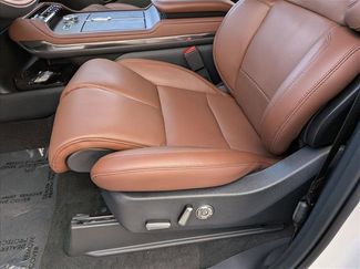 New 2025 Lincoln Navigator Reserve video 4