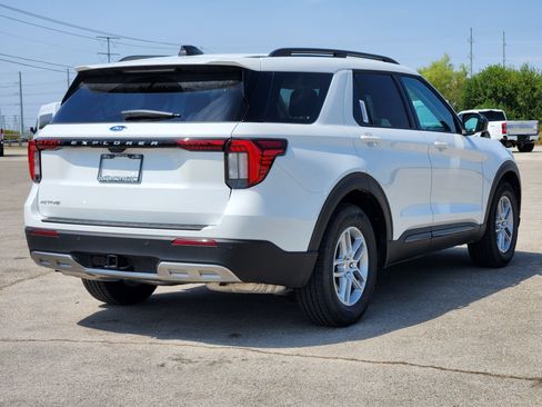 New 2026 Ford Explorer Active w/ Active Comfort Package RWD image 4