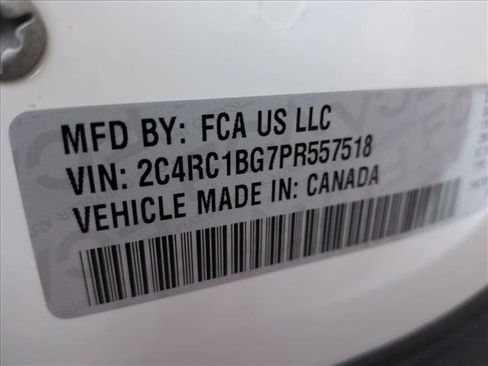 Used 2023 Chrysler Pacifica Touring-L FWD image 26