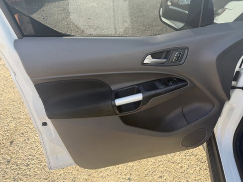 Used 2022 Ford Transit Connect XLT image 12