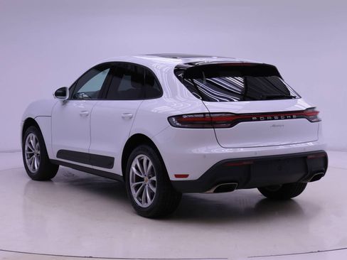 Used 2025 Porsche Macan image 3