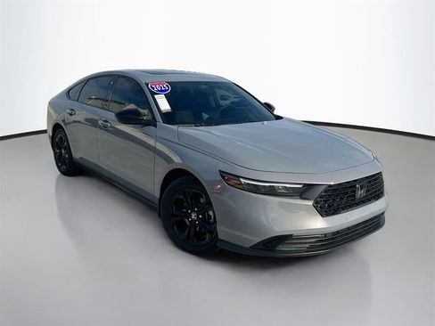 Used 2025 Honda Accord SE image 2