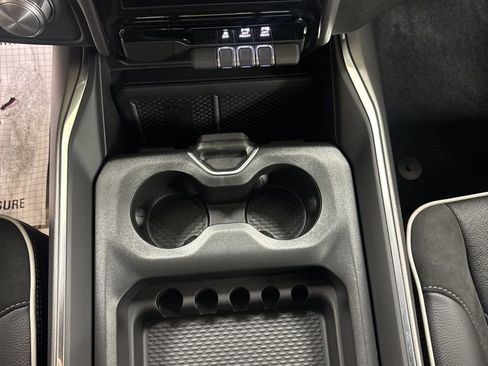 New 2026 RAM 1500 Laramie AWD/4WD image 14