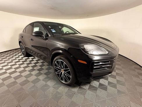 New 2025 Porsche Cayenne Coupe image 9