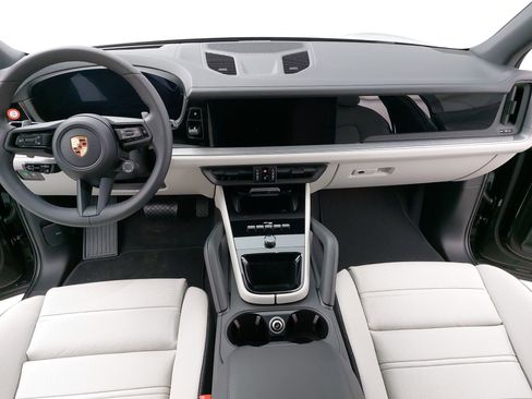 New 2026 Porsche Cayenne image 11